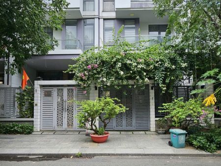 Nhà Nguyên Căn Đường 9 Vạn Phúc City